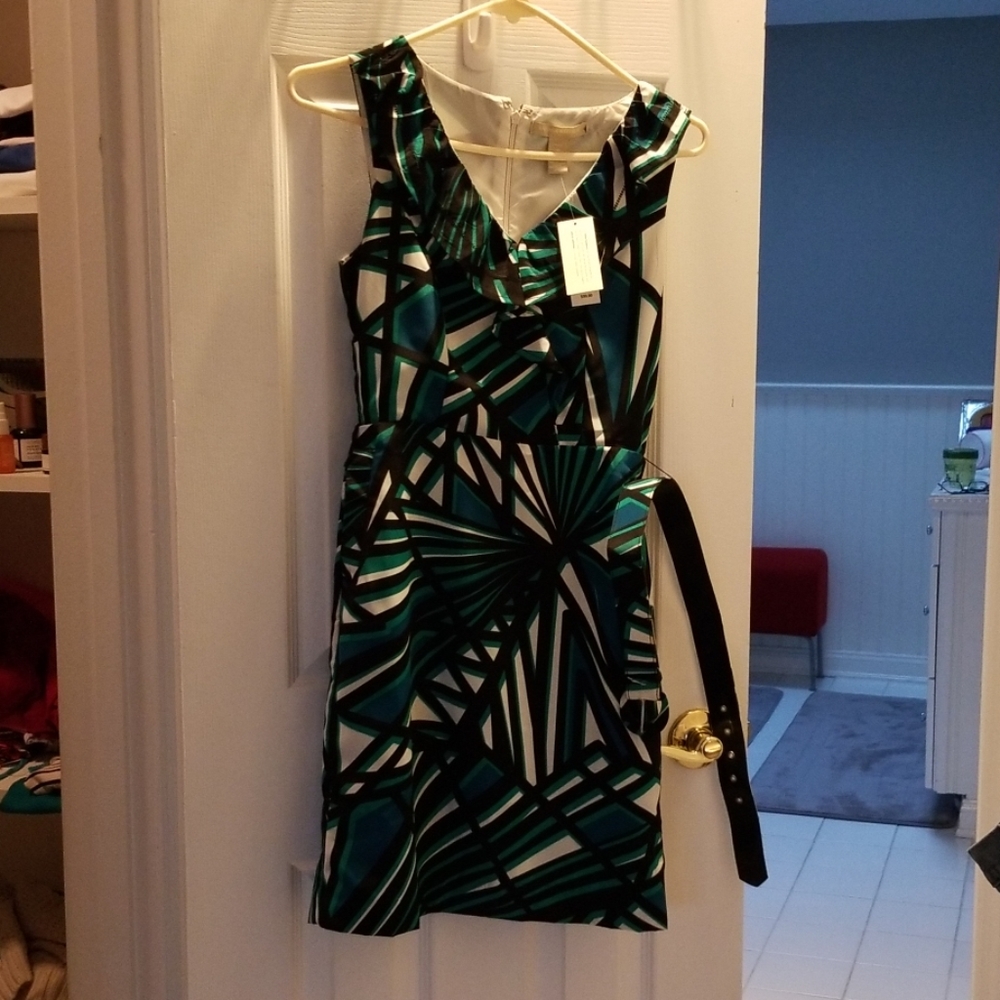 Belted dress with geometric design